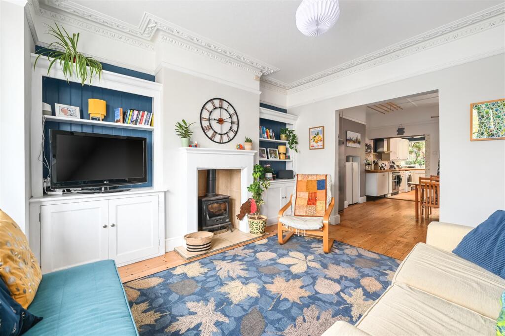 5 bedroom terraced house