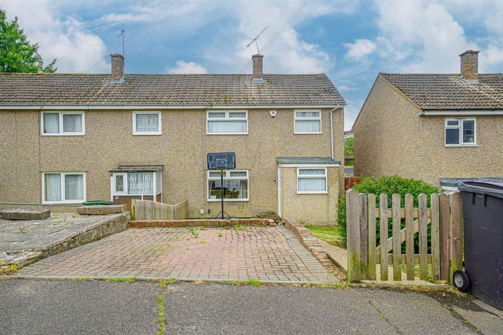 3 bedroom end of terrace house