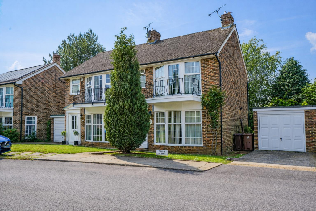 Main image of property: Abbots Close, Battle