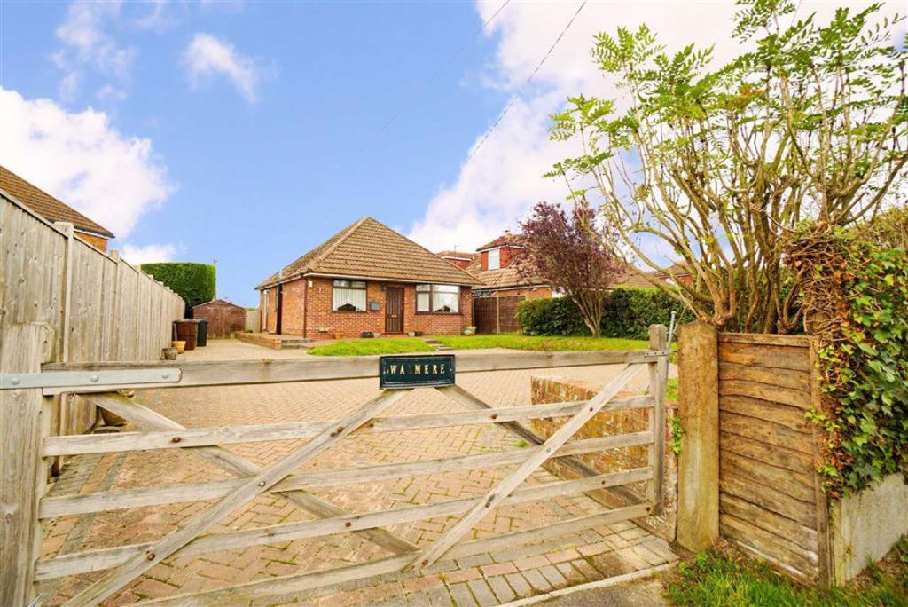 2 bedroom detached bungalow for sale in Church Lane, Westfield, East