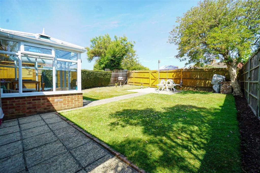 3 bedroom detached bungalow for sale in Park View, Hastings, East Sussex, TN34