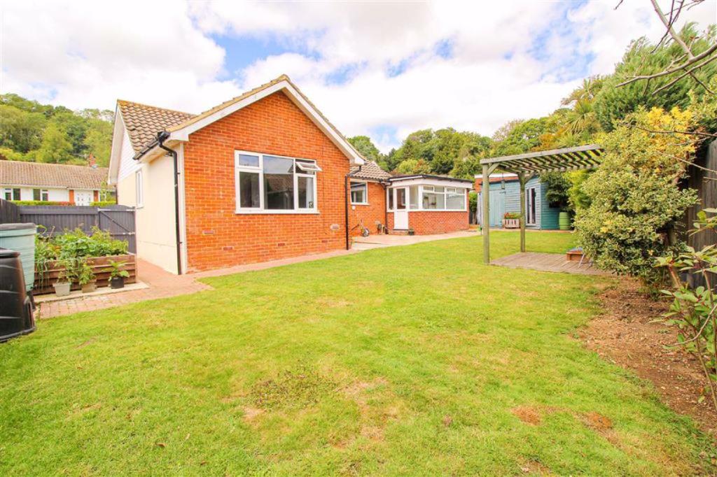 3 bedroom detached bungalow for sale in Ashford Way, Hastings, East