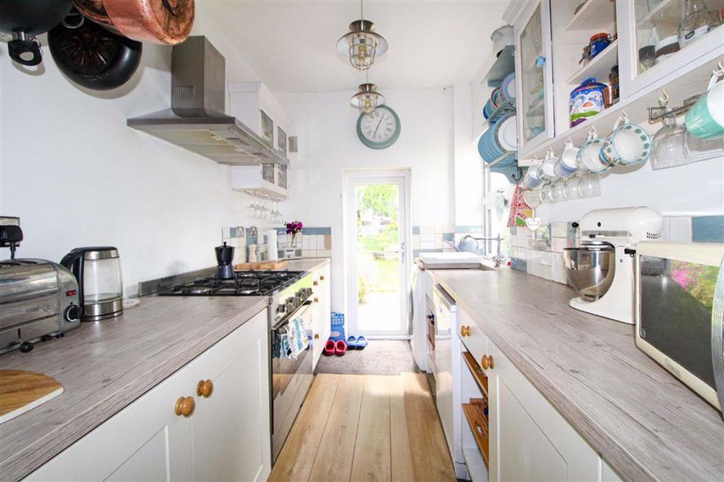 2 bedroom terraced house for sale in St James Road, Hastings, East