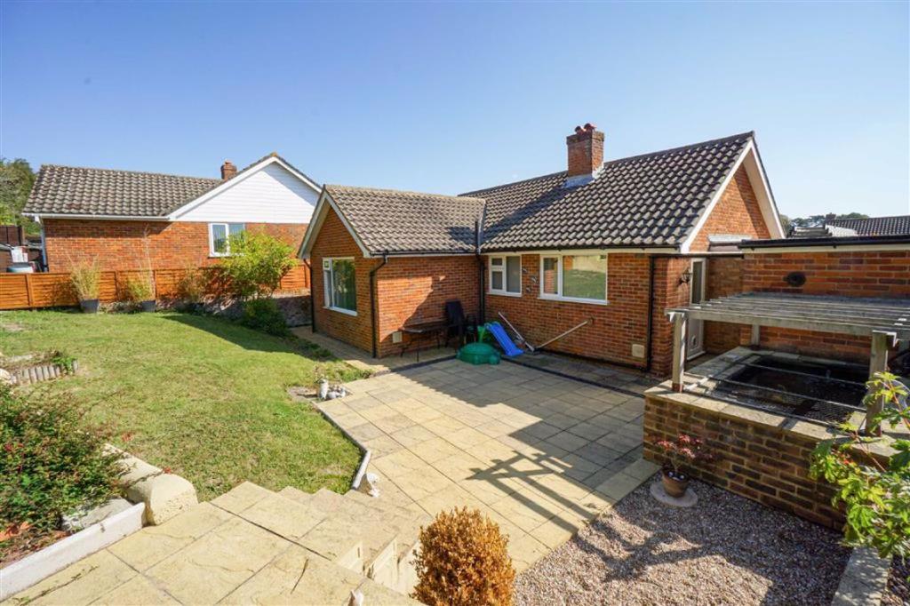 3 bedroom detached bungalow for sale in Ashford Way, Hastings, East