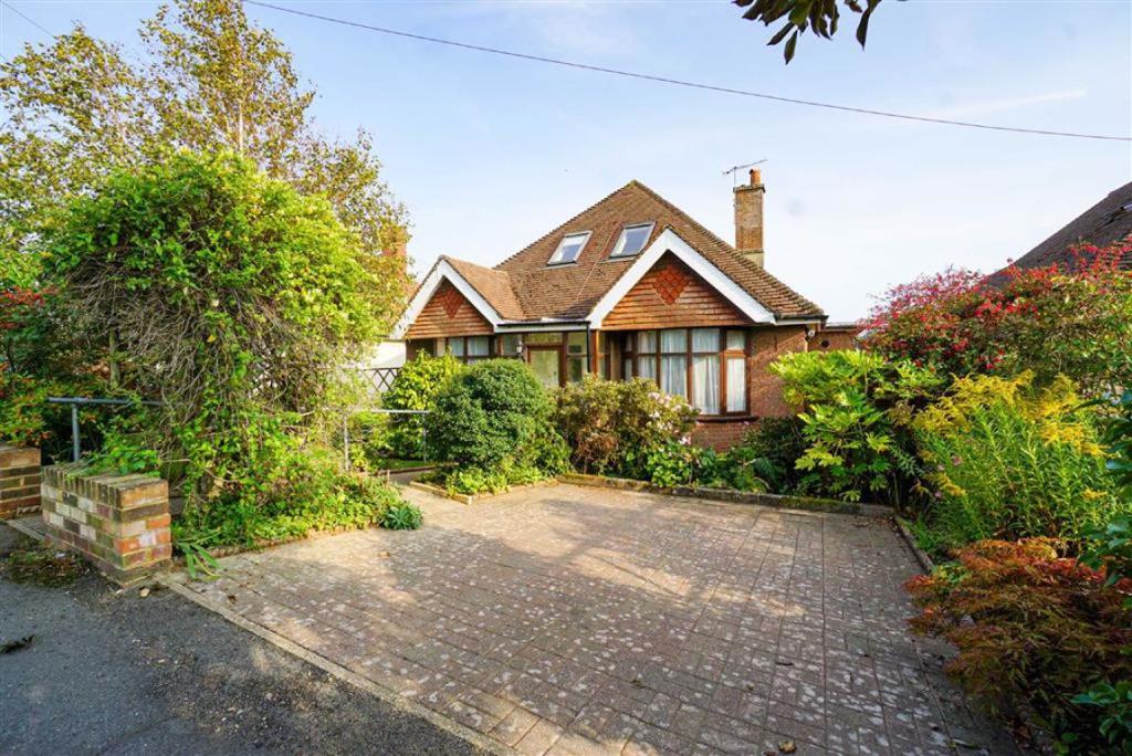4 bedroom detached bungalow for sale in Fairlight Avenue, Hastings