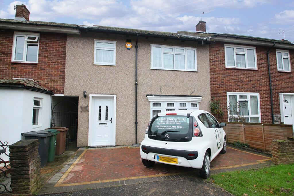 3 bedroom terraced house for rent in Armstrong Avenue, Woodford Green, Essex, IG8