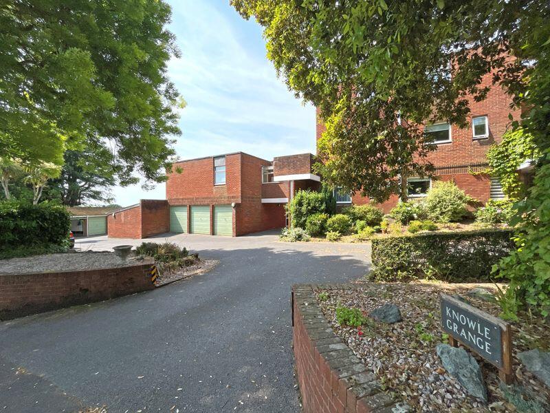 2 bedroom flat for sale in Knowle Drive, Sidmouth, EX10