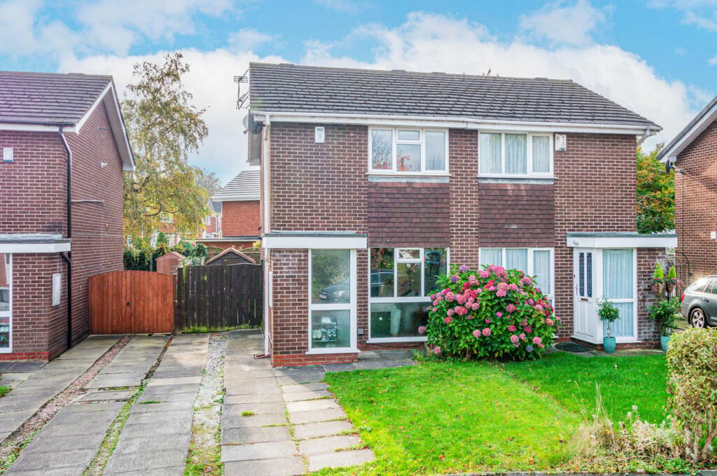 2 bedroom semidetached house for sale in Rossett Drive, Davyhulme