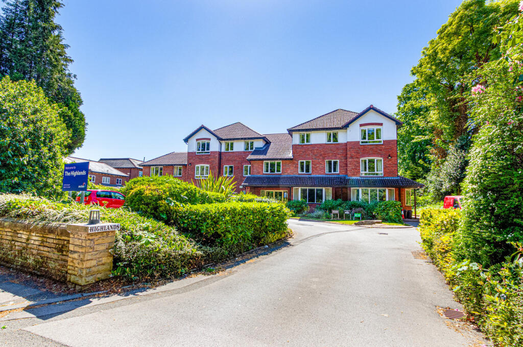 Main image of property: Edge Lane, Stretford, Manchester, M32