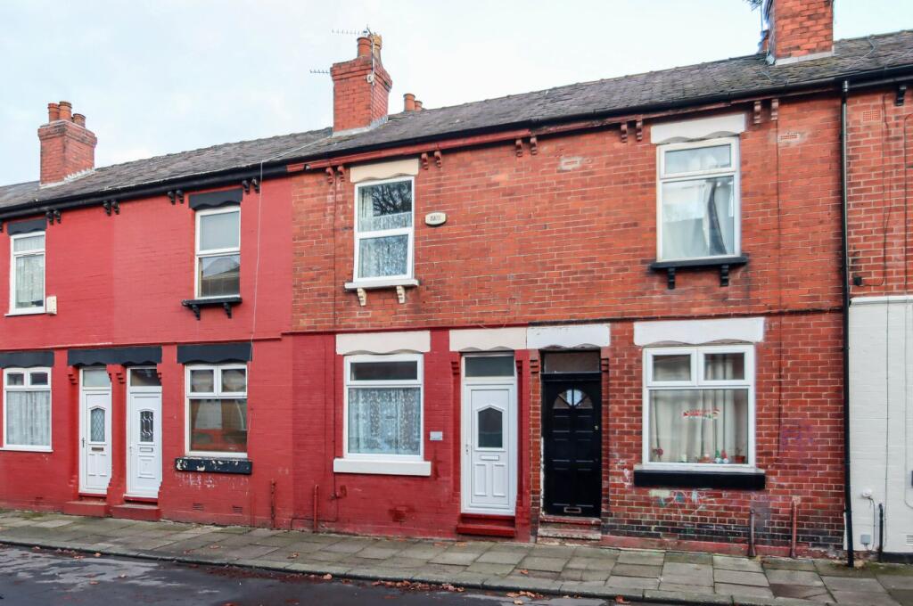 Main image of property: Oak Grove, Urmston, Manchester, M41