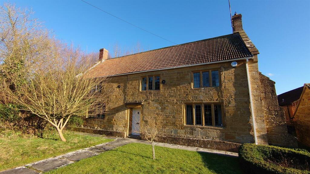 4 bedroom detached house for sale in Fordhay, East Chinnock, BA22