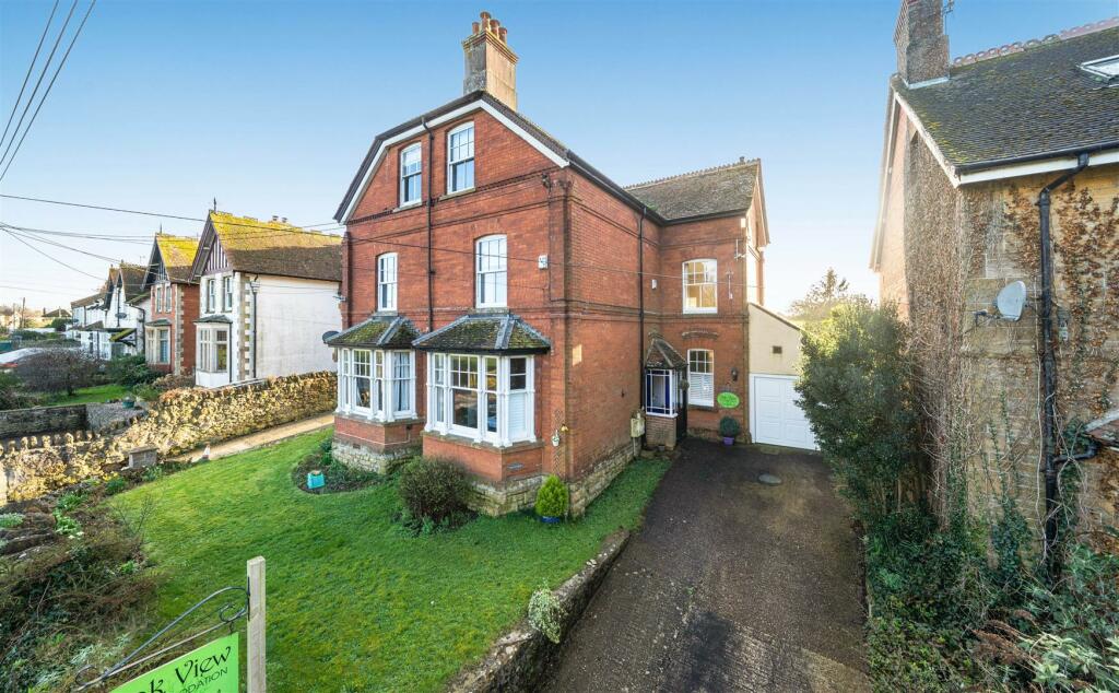 5 bedroom semidetached house for sale in Station Road, Crewkerne, TA18