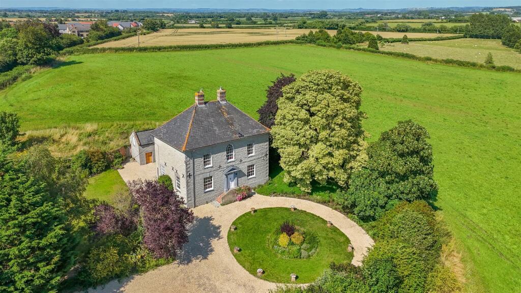 5 bedroom detached house for sale in Ilchester, Yeovil, BA22