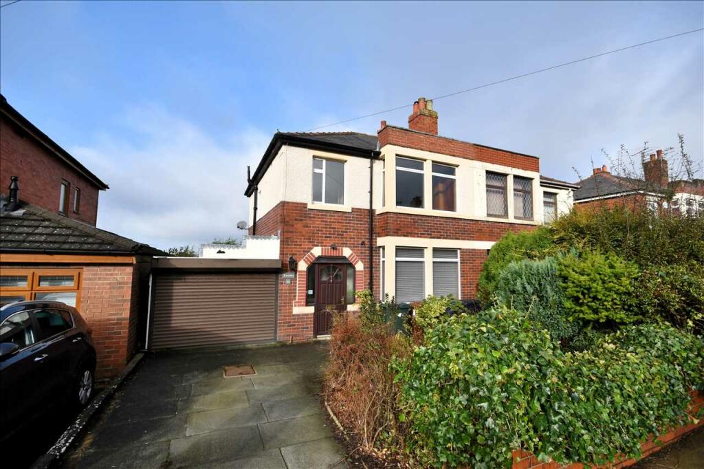 3 bedroom semidetached house for sale in Highfield Road South, Chorley