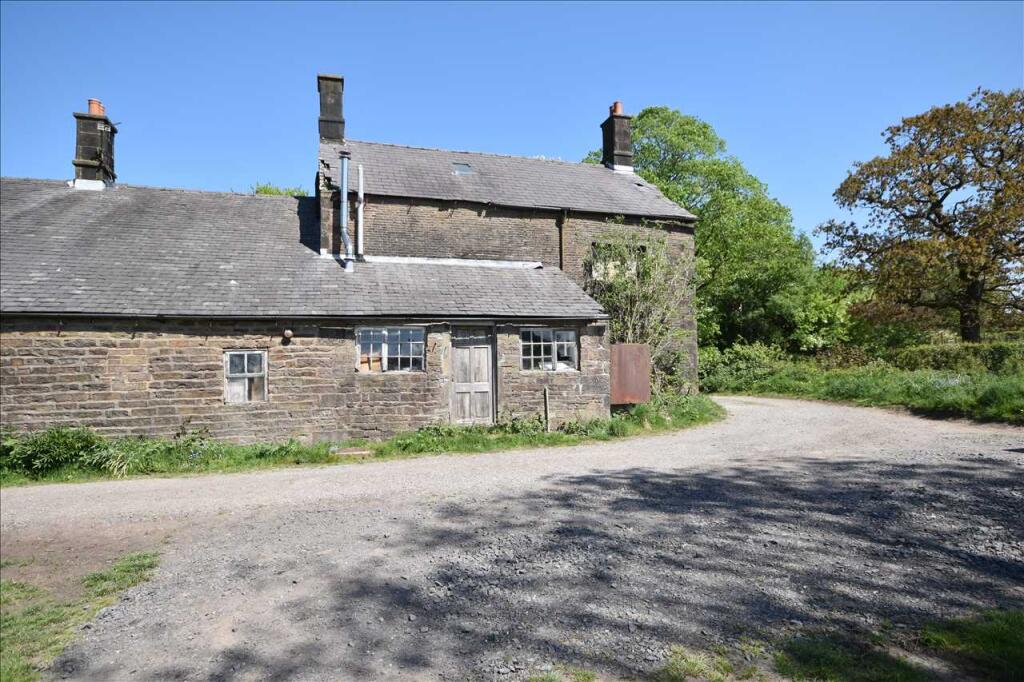 Main image of property: Clayton Fold Farm Cottage, Oakmere Avenue, Withnell, Chorley