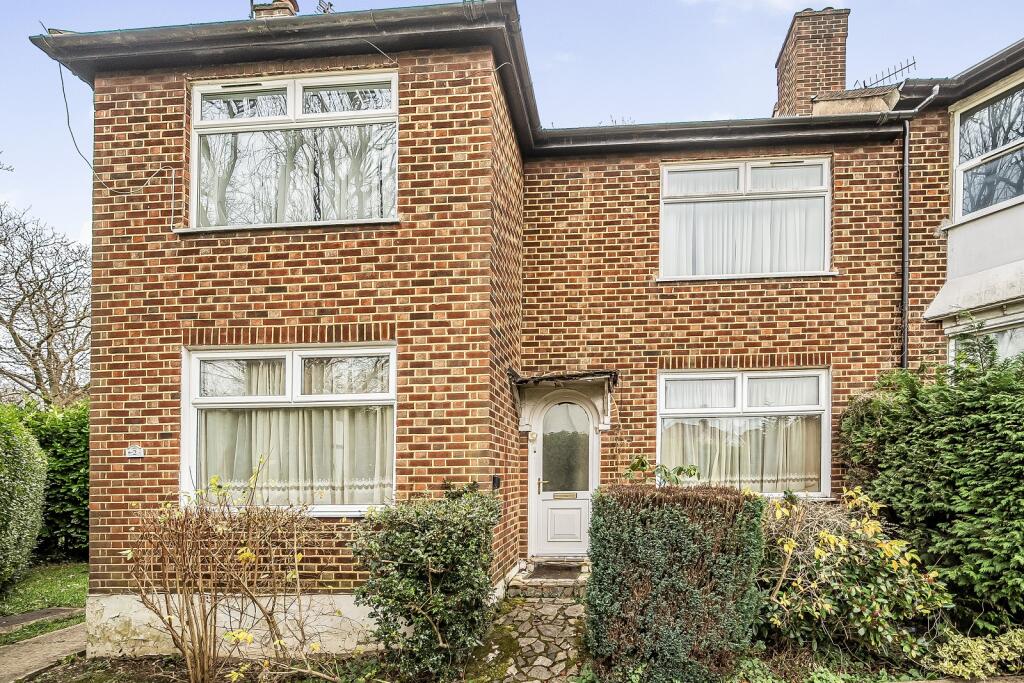 Main image of property: Brook Lodge, Brook Avenue, Edgware, Greater London. HA8 9XD