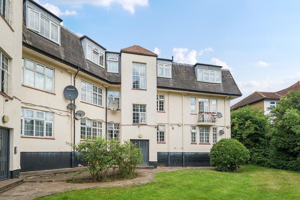 Main image of property: Glendale Avenue, Edgware, Greater London. HA8 8HP