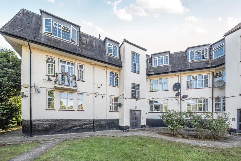 Main image of property: Glendale Avenue, Edgware, Greater London. HA8 8HP