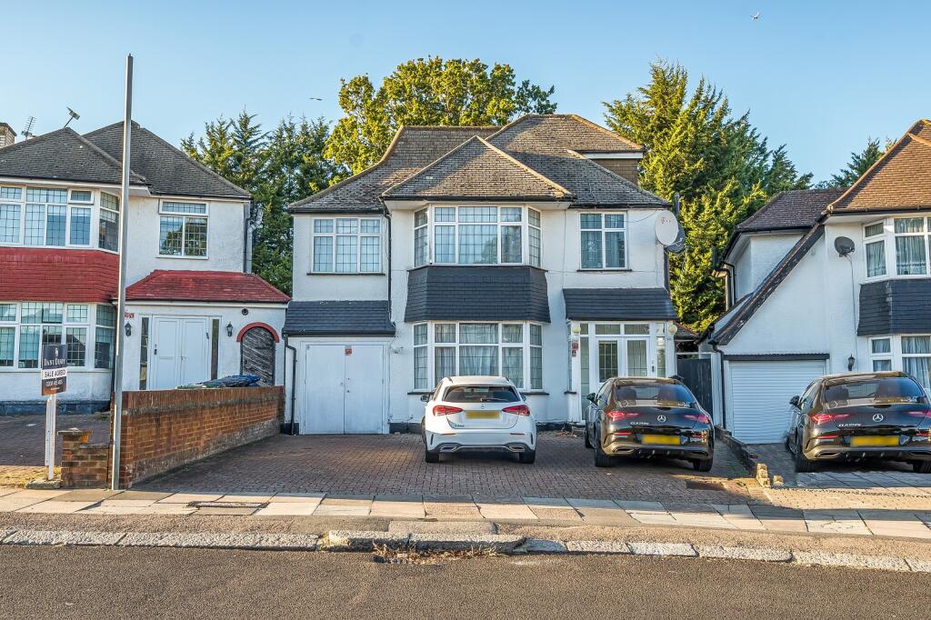 Main image of property: Kings Drive, Edgware, Greater London. HA8 8EE