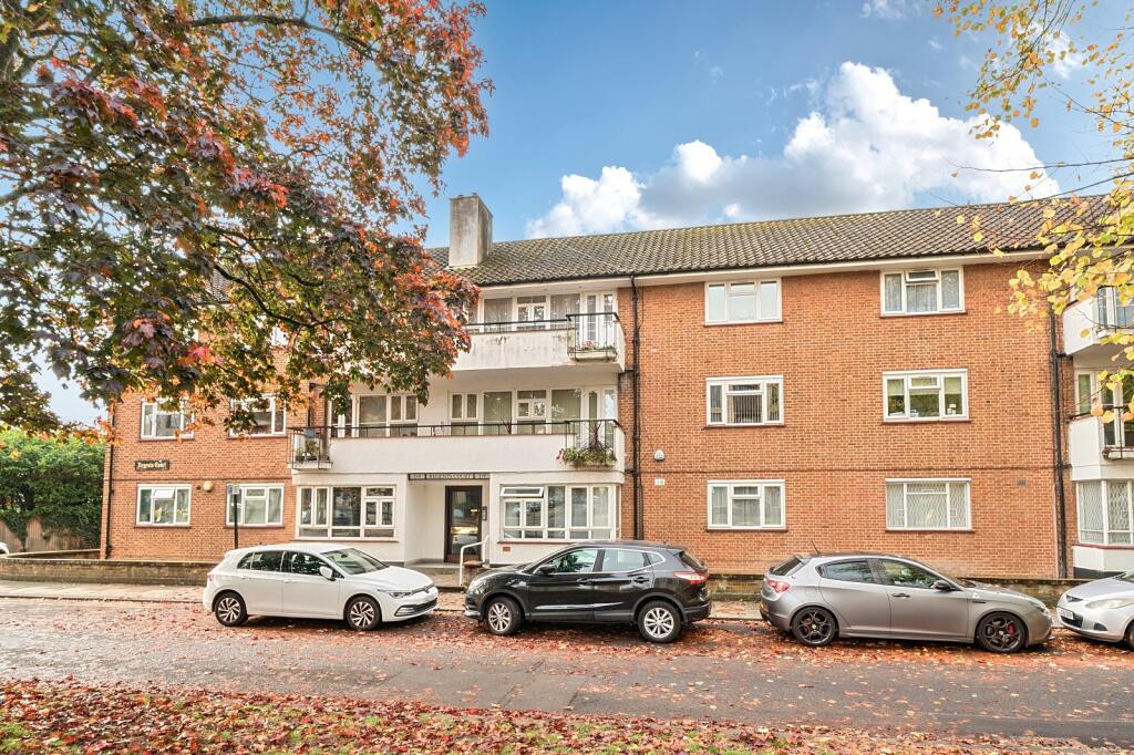 Main image of property: Regents Court, Stonegrove, Edgware, Greater London. HA8 8AD