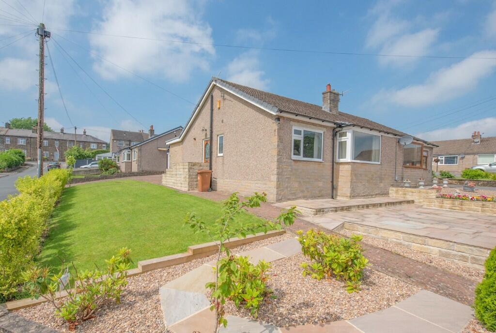 2 bedroom bungalow for sale in 27 Cedar Grove, SuttoninCraven BD20