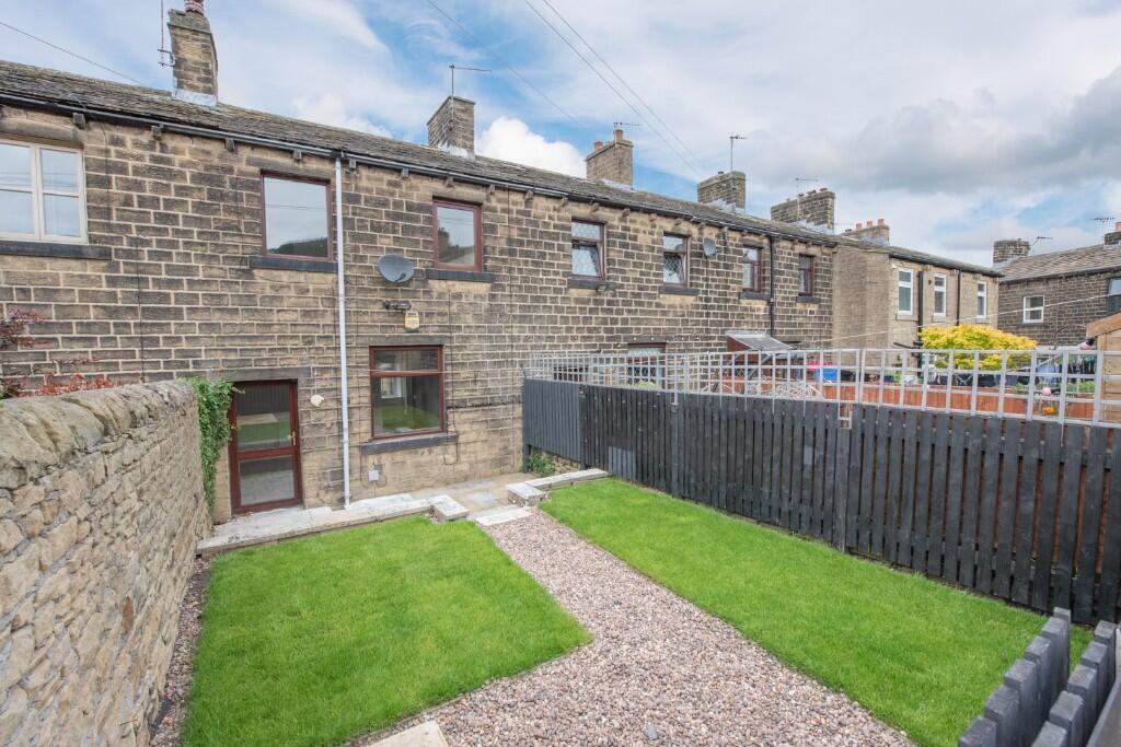 Main image of property: 25 Main Street, Sutton-in-Craven BD20 7HX