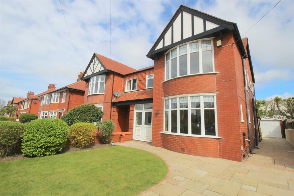 3 bedroom house for sale in Laverton Road, Lytham St. Annes, FY8