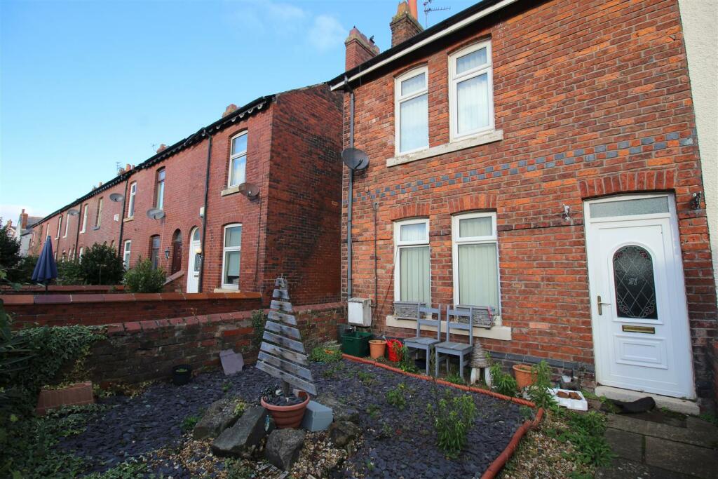 2 bedroom semidetached house for sale in Holmefield Road, Lytham St