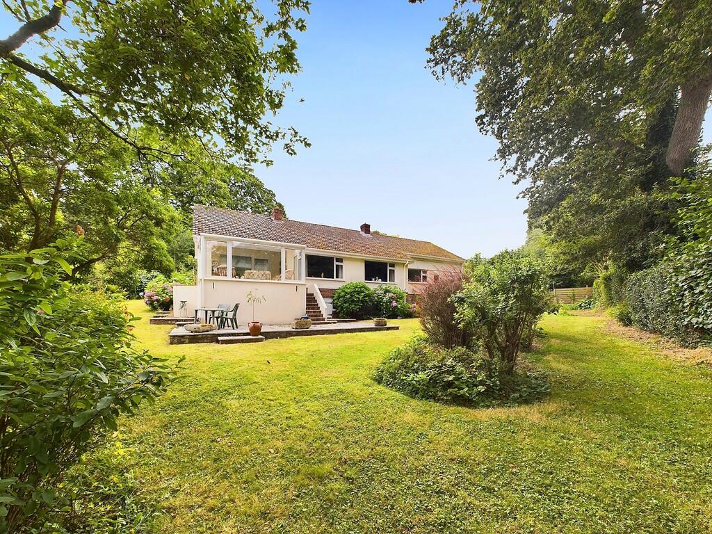 3 bedroom detached bungalow for sale in Lower Broad Oak Road, West Hill