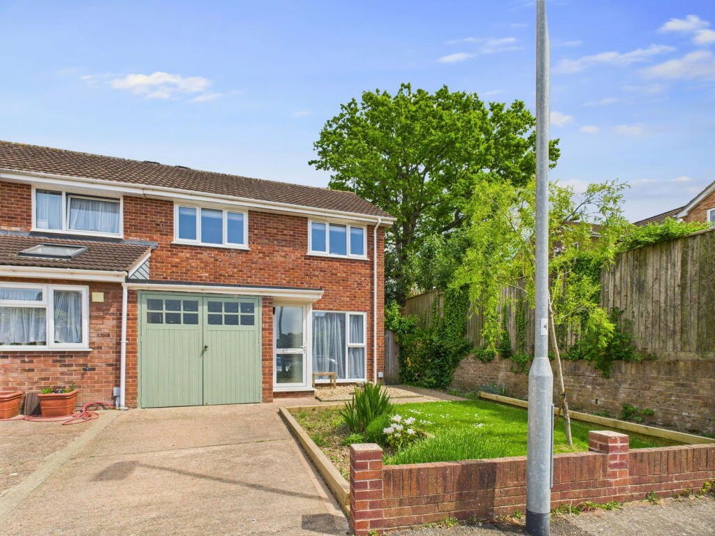 Main image of property: 18 Meadow Close, Ottery St. Mary, EX11 1EW