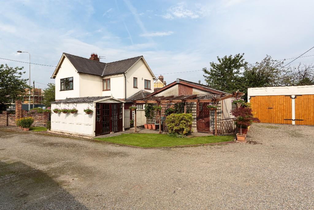 3 bedroom detached house for sale in Middlewich Road, Northwich