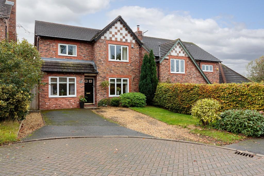 3 bedroom detached house for sale in Mereworth Drive, Kingsmead