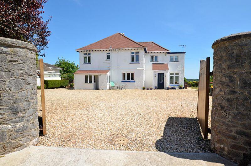 5 bedroom detached house for sale in Hookhills Road Paignton, TQ4