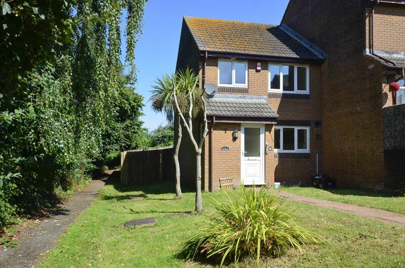 3 bedroom end of terrace house for sale in Louville Close Goodrington