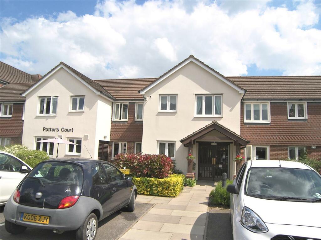 1 bedroom retirement property for sale in Potters Court, Darkes Lane