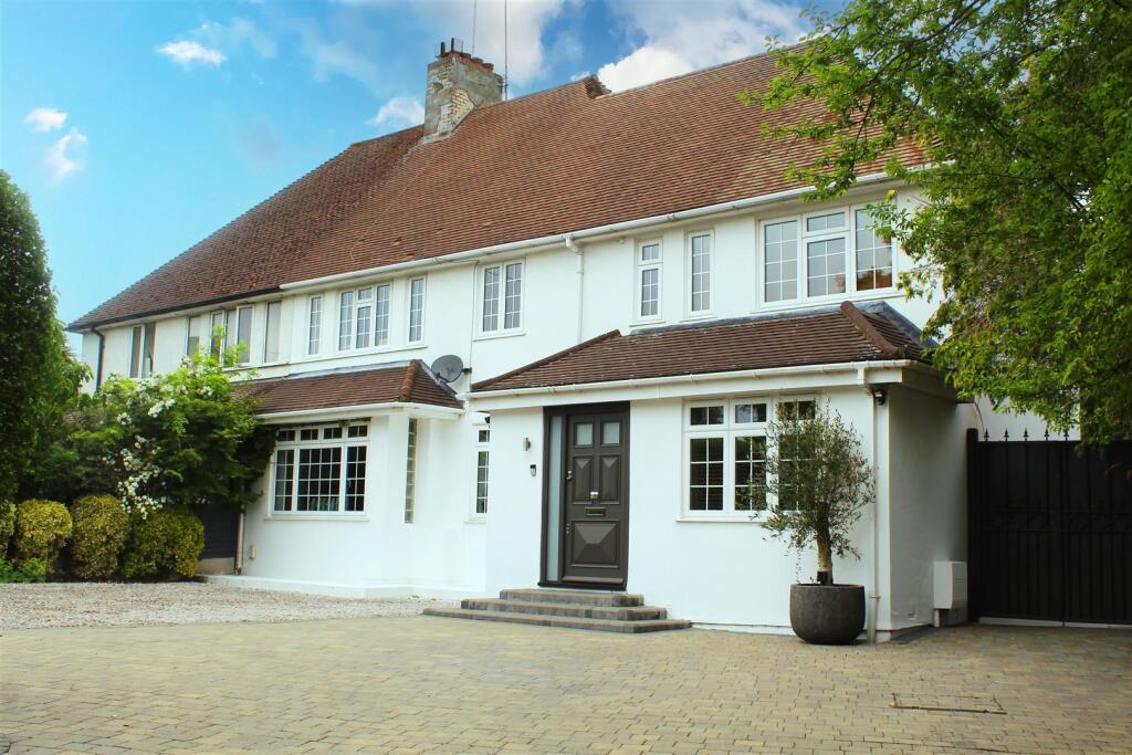Main image of property: Baker Street, Potters Bar
