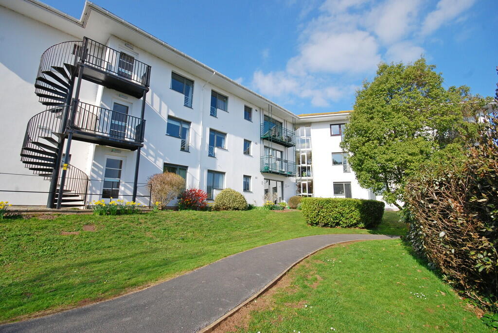 2 bedroom ground floor flat for sale in All Saints Road, Sidmouth, EX10