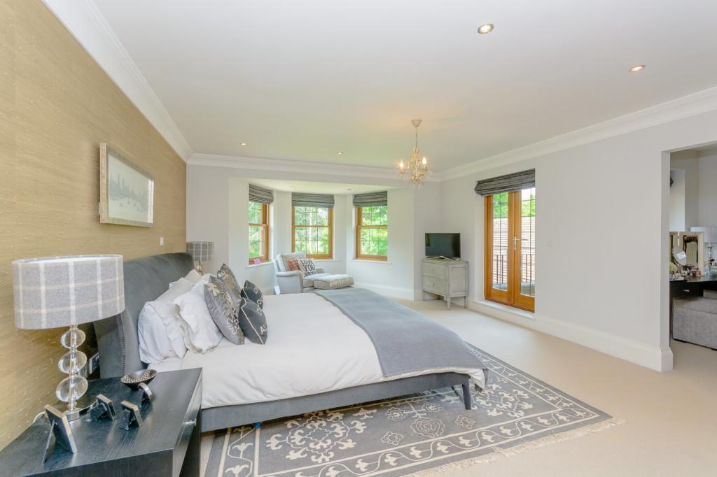 6 bedroom detached house for sale in Mill Lane, Chalfont St Giles, Buckinghamshire, HP8