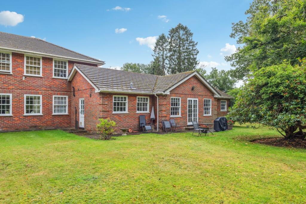 Main image of property: Collinswood Road, Farnham Common, Slough, Buckinghamshire