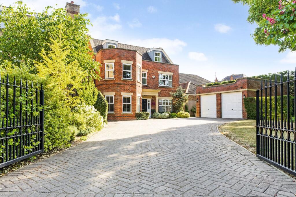 Main image of property: Maltmans Lane, Chalfont St Peter, Gerrards Cross, Buckinghamshire