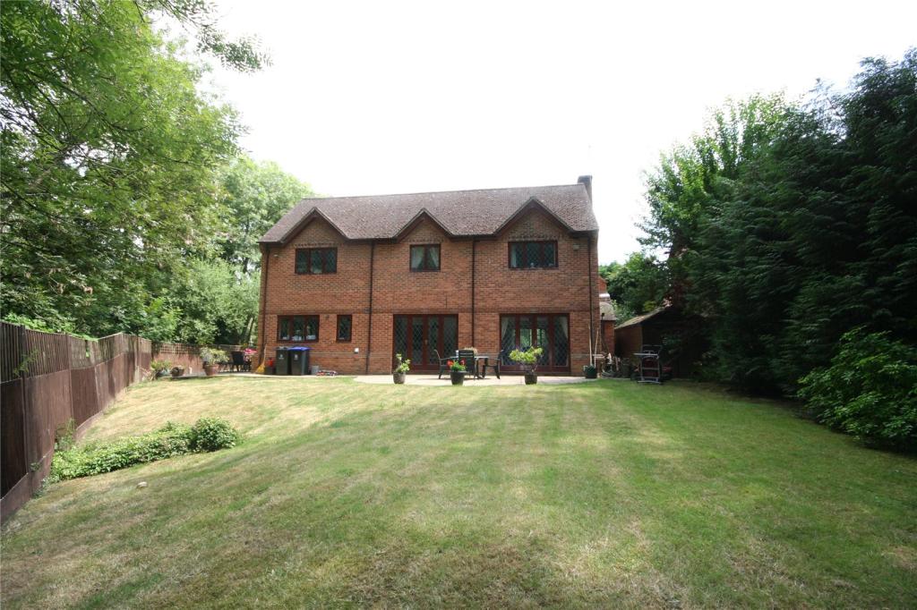 5 bedroom detached house for sale in Coppice Way, Hedgerley, Bucks, SL2