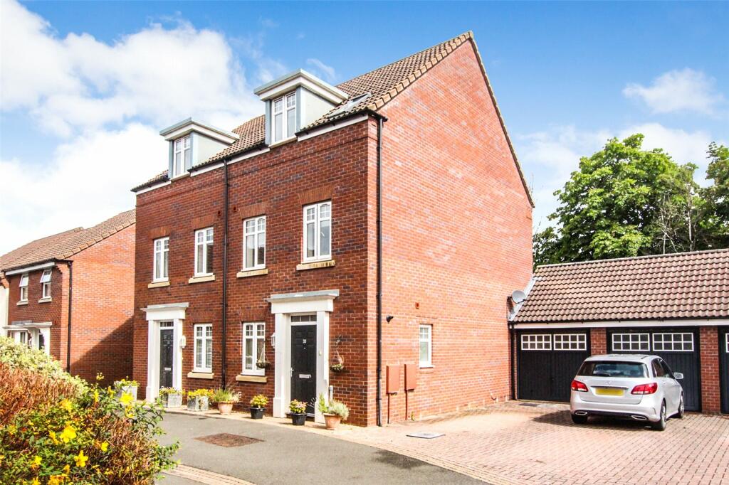 4 bedroom semidetached house for sale in Jubilee Close, Midsomer