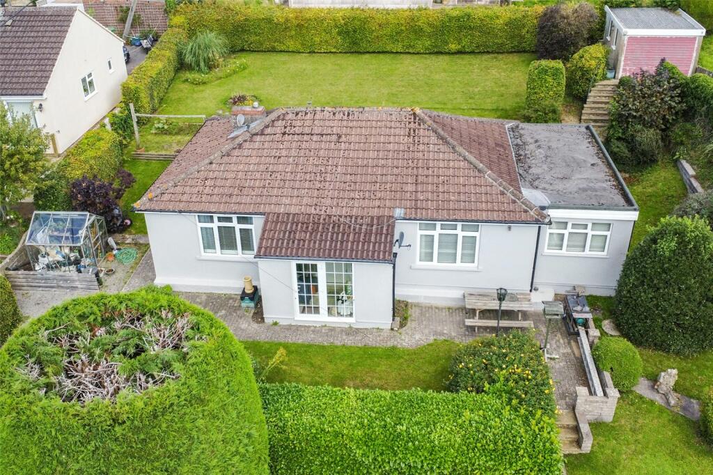 2 bedroom bungalow for sale in Fosseway, Clandown, Radstock, Somerset, BA3