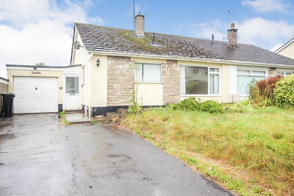 2 bedroom semidetached bungalow for sale in Pinewood Grove, Midsomer