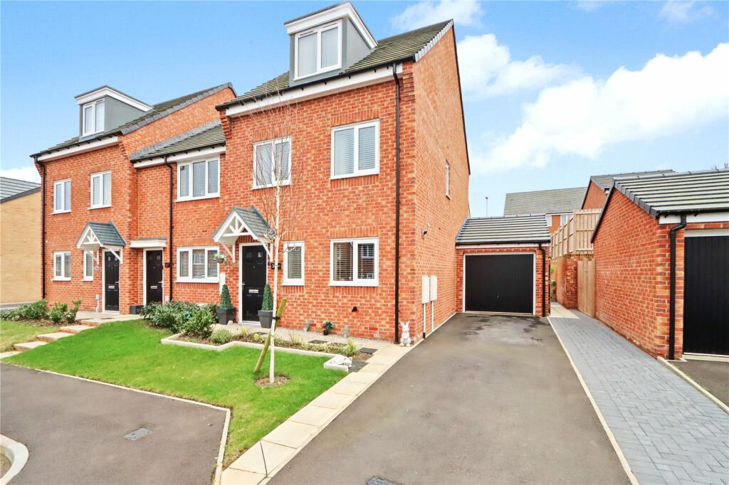 3 bedroom end of terrace house for sale in Belsay Close, Chester Le