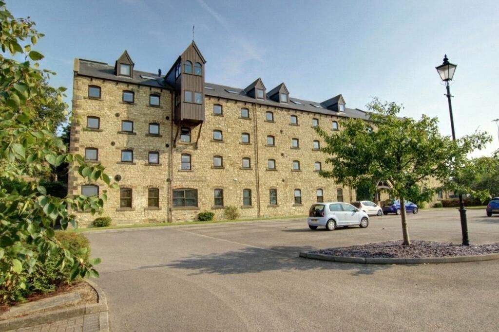 2 bedroom flat for sale in Durham Road, Houghton Le Spring, Tyne and
