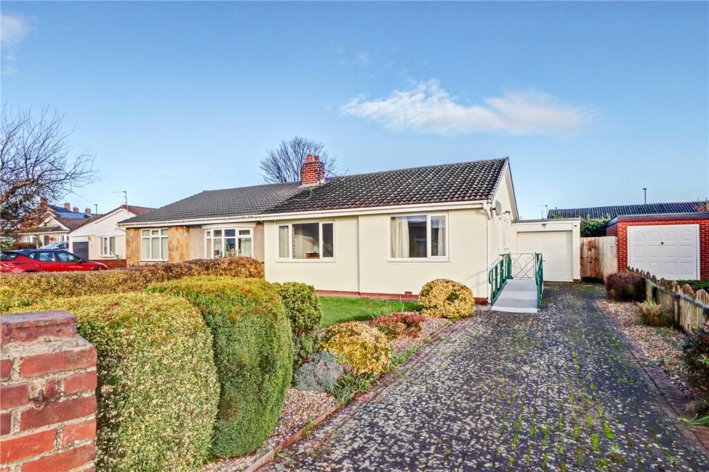 2 bedroom bungalow for sale in Briar Close, Shiney Row, Houghton Le