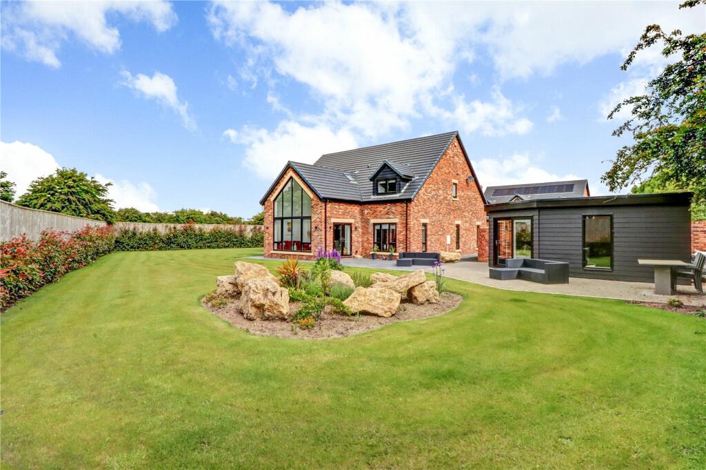 4 bedroom detached house for sale in Durham Road, East Rainton