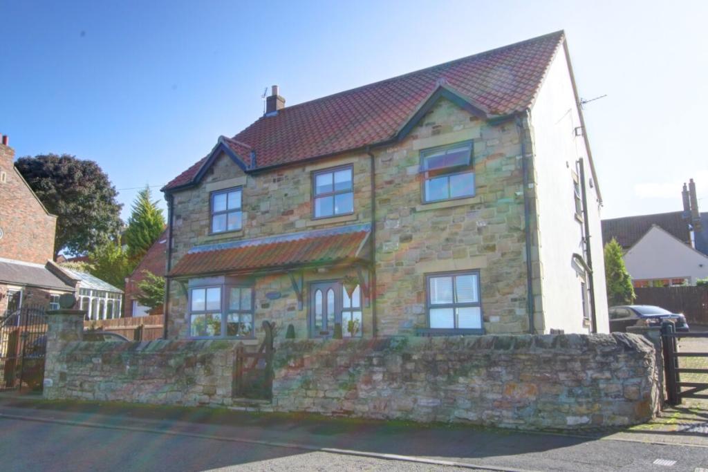 4 Bedroom Detached House For Sale In North Street Newbottle Houghton