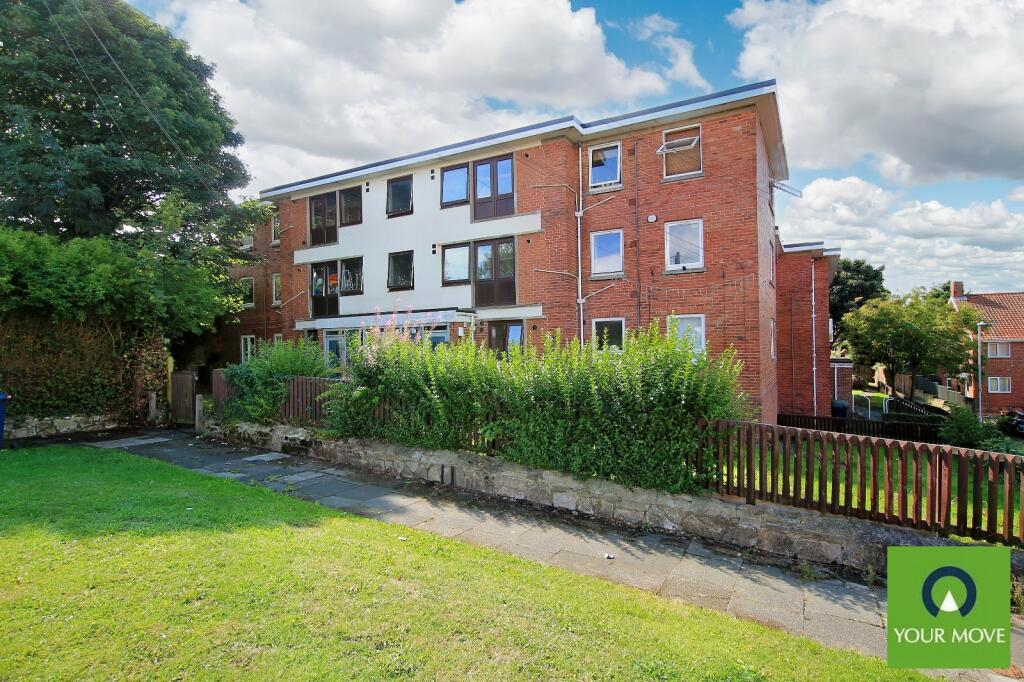 2 bedroom flat for sale in Leeming Gardens, Sheriff Hill, Gateshead, NE9